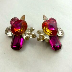 Vintage costume jewelry clip on earring 1  1/2” long. Estate sale find